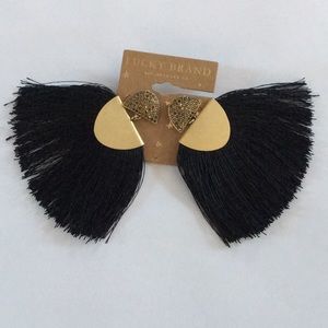 Beautiful casual-stylish fringe earrings